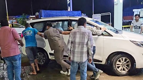 ம.பி.யில் தண்ணீர் கலந்த டீசல் நிரப்பியதால் முதல்வரின் கான்வாய் வாகனங்கள் பழுது