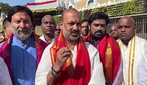 திருப்பதி தேவஸ்தானத்தில் பணியாற்றும் வேற்று மதத்தினரை பணி நீக்கம் செய்ய மத்திய அமைச்சர் பண்டி சஞ்சய்குமார் வலியுறுத்தல்