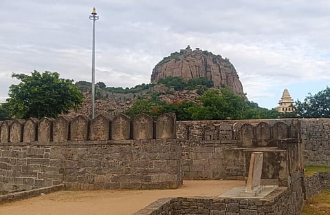 விழுப்புரம் மாவட்டத்தில் உள்ள செஞ்சிக் கோட்டை.
