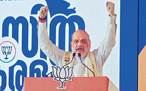 கேரள மாநிலம் திருவனந்தபுரத்தில் நேற்று நடைபெற்ற பாஜக நிர்வாகிகள் கூட்டத்தில் பேசிய மத்திய உள்துறை அமைச்சர் அமித் ஷா.படம்: பிடிஐ