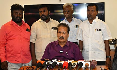 மதுரையில் புதிய தமிழகம் கட்சித் தலைவர் டாக்டர் கிருஷ்ணசாமி இன்று செய்தியாளர்கள் உடன் சந்திப்பு | படம்: எஸ்.கிருஷ்ணமூர்த்தி