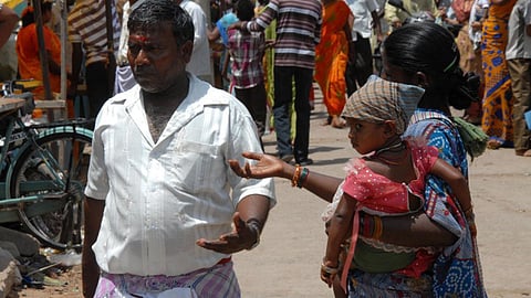 குழந்தையுடன் பிச்சையெடுக்கும் நபர்களிடம் டிஎன்ஏ பரிசோதனை: பஞ்சாப் மாநில அரசு உத்தரவு