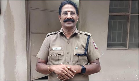 மயிலாடுதுறை மதுவிலக்கு டிஎஸ்பி பணியிடை நீக்கம்: உயிருக்கு ஆபத்து உள்ளதால் பாதுகாப்பு வழங்க கோரிக்கை