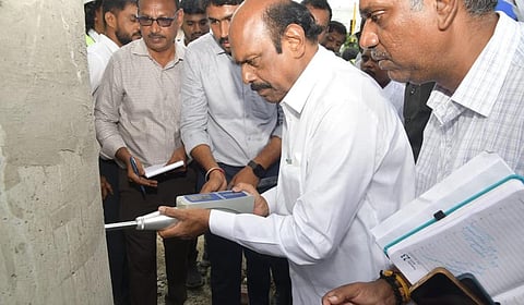 மத்திய கைலாஷ் மேம்பால பணியை அக்.31-க்குள் முடிக்க அமைச்சர் எ.வ.வேலு உத்தரவு