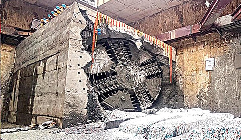 பனகல் பூங்கா - கோடம்பாக்கம் வரை மெட்ரோ ரயில் சுரங்கப்பாதை பணியில் ஈடுபட்ட சுரங்கம் தோண்டும் இயந்திரமான ‘பீகாக்', கோடம்பாக்கம் நிலையத்தை நேற்று வந்தடைந்தது.