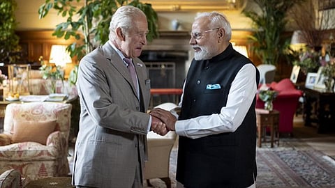 இங்கிலாந்து மன்னர் 3-ம் சார்லஸ் உடன் பிரதமர் நரேந்திர மோடி.