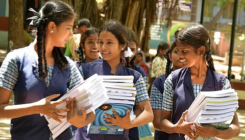 தமிழக அரசு பள்ளிகளில் மாணவர் சேர்க்கை 4,00,000-ஐ எட்டி சாதனை!