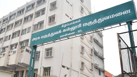 சென்னை அண்ணாநகரில் சிபிஎஸ்இ மண்டல இயக்குநர் மர்ம மரணம் - போலீஸ் விசாரணை