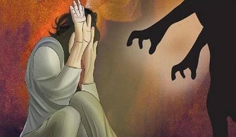நெல்லை அருகே ஆய்வுக்கு சென்றபோது பெண் ஊழியருக்கு பாலியல் தொல்லை: மகளிர் திட்ட இயக்குநர் மீது வழக்கு