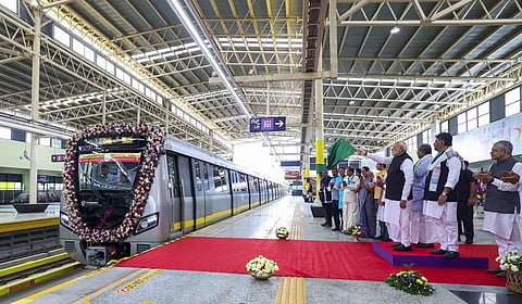 பெங்களூருவில் ஓட்டுநர் இல்லாத மெட்ரோ, வந்தே பாரத் ரயில் சேவையை தொடங்கி வைத்தார் பிரதமர் மோடி