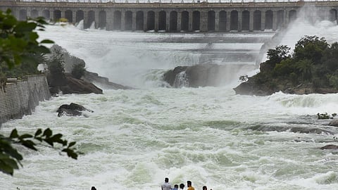 காவிரியில் தமிழகத்துக்கு விநாடிக்கு 1 லட்சம் கன அடி நீர் திறப்பு