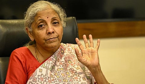 ஜிஎஸ்டி 2 அடுக்கு வரி சீர்திருத்தம் தொடர்பாக அமைச்சர்கள் குழுவினருடன் நிதியமைச்சர் இன்று கலந்துரையாடல்