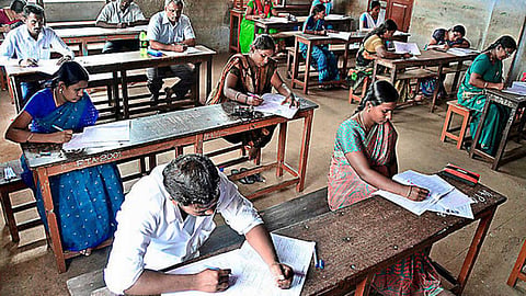 முதுகலை பட்டதாரி ஆசிரியர் தேர்வு: 1,996 காலியிடங்களுக்கு 2.36 லட்சம் பேர் போட்டி