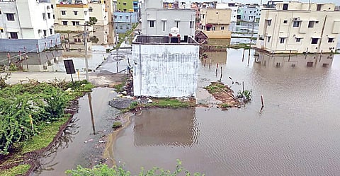 குடியிருப்பு பகுதிகளை சூழ்ந்த கழிவுநீர்: ஆவடியில் பொதுமக்கள் சாலை மறியல்