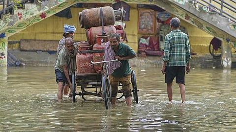 யமுனை நதியில் கரைபுரளும் வெள்ளம்: உத்தரகாசியில் மேகவெடிப்பு
