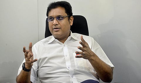 தமிழக தொழில் வளர்ச்சி பழனிசாமிக்கு புரியவில்லை: டி.ஆர்.பி.ராஜா
