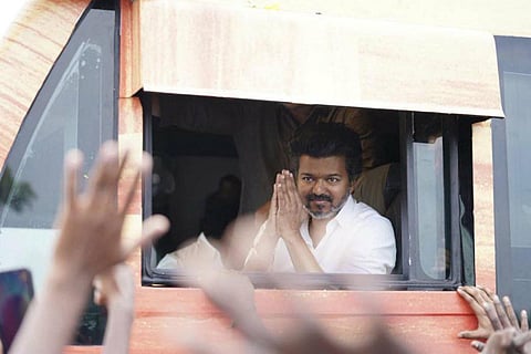 “நான் எப்போதும் மக்கள் கடலோடு இருப்பதைப் பார்த்த எதிரிகள்...” - அரியலூரில் விஜய் பேச்சு