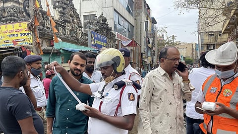 பெங்களூரு: வாகன ஓட்டிகளிடம் ரூ.106 கோடி அபராதம் வசூல்