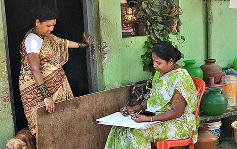 கர்நாடக மாநிலத்தில் மீண்டும் சாதிவாரி கணக்கெடுப்பு: நாளை தொடங்கி அக்.7 வரை நடக்கிறது