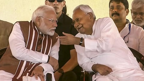 பிஹார் சட்டப்பேரவைத் தேர்தலில் ஜேடியு - பாஜக சரிபாதி தொகுதிகளில் போட்டி?