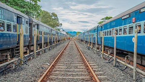 தீபாவளி, சாத் பண்டிகைக்காக அக்.1 முதல் 12,000 சிறப்பு ரயில்கள்: கூடுதலாக 3 கோடி பேர் பயணிக்கலாம்