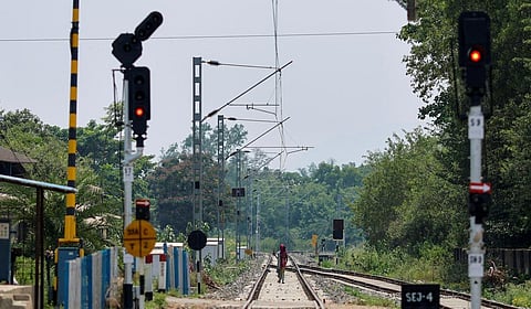 20 ரயில் நிலையங்களில் நவீன சிக்னல் முறை அமைக்க ரூ.230 கோடி: ரயில்வே வாரியம் ஒதுக்கீடு