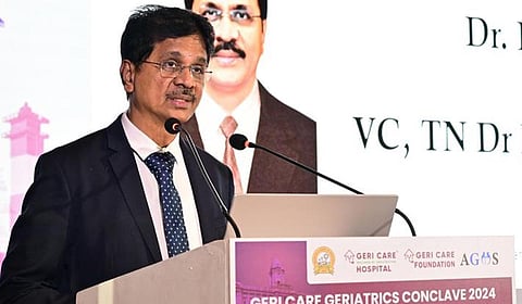 இளம் வயதிலேயே ஆராய்ச்சி மனப்பான்மையை வளர்த்துக்கொள்ள வேண்டும்: தமிழ்நாடு டாக்டர் எம்ஜிஆர் மருத்துவ பல்கலை. துணைவேந்தர் அறிவுறுத்தல்