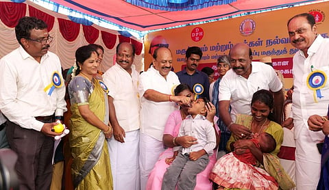 தமிழகத்தின் 6 மாட்டங்களில் போலியோ சிறப்பு முகாம்கள்: அமைச்சர்கள் தொடங்கிவைத்தனர்