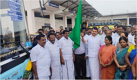 கரூர் மண்டலத்தில் புதிய 5 தாழ்தள நகரப் பேருந்துகள் சேவை: செந்தில்பாலாஜி தொடங்கி வைத்தார்