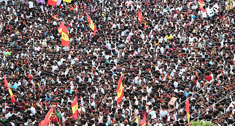 அரசியல் கட்சி ‘ரோடு ஷோ’-க்களுக்கு 10 நாட்களில் வழிகாட்டு நெறிமுறை: அரசுக்கு ஐகோர்ட் உத்தரவு