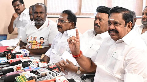 செங்கோட்டையன், ஓபிஎஸ், டிடிவி மூவரும் திமுக ‘பி’ டீம் - பழனிசாமி கடும் விமர்சனம்
