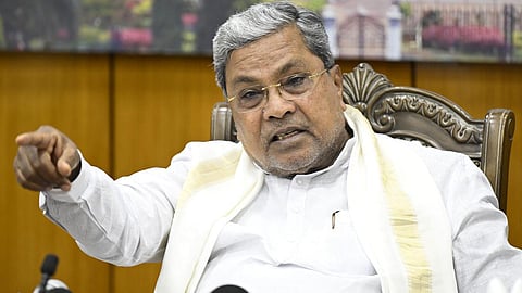 ‘இந்திக்கு முக்கியத்துவம்; பிற மொழிகள் புறக்கணிக்கப்பு’ - சித்தராமையா ஆதங்கம்
