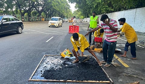 சென்னையில் பருவமழையால் ஏற்பட்ட 4,503 சாலை பள்ளங்கள் சீரமைப்பு
