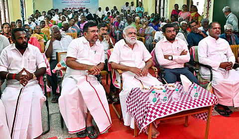 ‘மக்கள் அதிமுகவை நம்பத் தயாராக இல்லை; அதன் வாக்கு சதவீதம் சரியும்’ - ஐ.பெரியசாமி