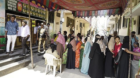 ஹைதராபாத் இடைத்தேர்தலில் 49 சதவீத வாக்குப்பதிவு