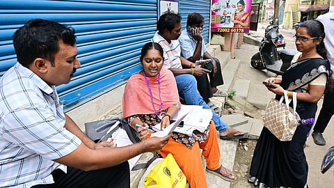 எஸ்ஐஆர் பணி புறக்கணிப்பு போராட்டம் தற்காலிகமாக தள்ளிவைப்பு: வருவாய்த் துறை சங்கங்களின் கூட்டமைப்பு அறிவிப்பு