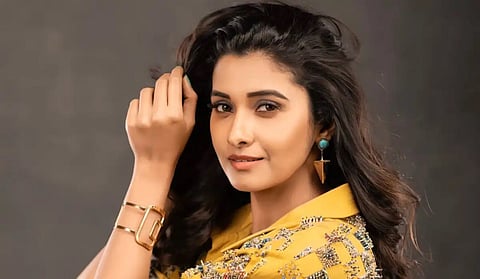 ரவி தேஜா ஜோடியாக பிரியா பவானி சங்கர்