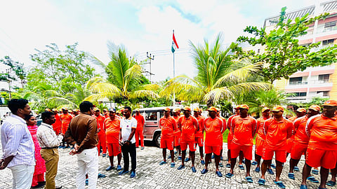 புதுச்சேரிக்கு ரெட் அலர்ட்: 60 பேர் கொண்ட இரண்டு தேசிய பேரிடர் மீட்புக்குழு வருகை!