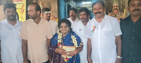 திருவாரூர் அருகே பதவி தரும் திருக்கோயிலில் தமிழிசை தரிசனம்!