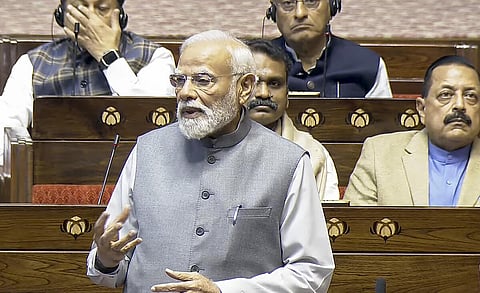மாநிலங்களவையில் உரையாற்றும் பிரதமர் மோடி