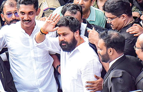 நடிகை பாலியல் வன்கொடுமை வழக்கு: போதிய ஆதாரம் இல்லாததால் மலையாள நடிகர் திலீப் விடுதலை - தீர்ப்பின் முழு விவரம்