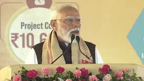 “தேச விரோத செயல்களில் ஈடுபடுகிறது காங்கிரஸ்” - அசாமில் நடந்த நிகழ்ச்சியில் பிரதமர் மோடி குற்றச்சாட்டு