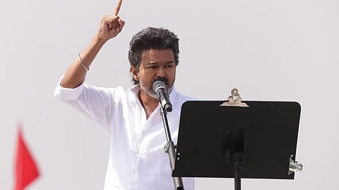 ‘‘பட்டியலில் புதிய வாக்காளர்கள் ஒருவர் கூட விடுபடாமல் கவனிப்பீர்” - தவெகவினருக்கு விஜய் அறிவுரை