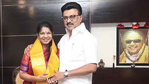 பிறந்தநாளையொட்டி முதல்வர் ஸ்டாலினிடம் வாழ்த்து பெற்ற கனிமொழி எம்.பி.