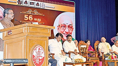 துக்ளக் வார இதழின் 56-வது ஆண்டு நிறைவு விழா ஆழ்வார்பேட்டையில் நேற்று நடைபெற்றது. மத்திய கல்வித்துறை அமைச்சர் தர்மேந்திர பிரதான் பேசினார். உடன், துக்ளக் ஆசிரியர் எஸ்.குருமூர்த்தி, பாஜக மாநில பொதுச் செயலாளர் ராம.ஸ்ரீனிவாசன்,காங்கிரஸ் மூத்த தலைவர் வேலுச்சாமி உள்ளிட்டோர். படம்:எஸ். சத்தியசீலன்