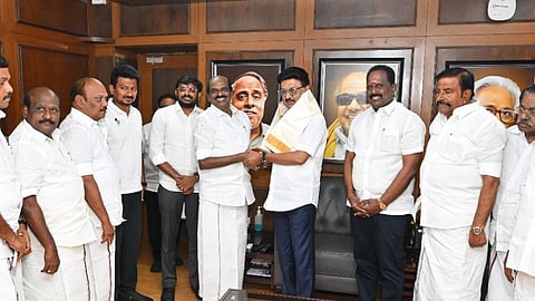 திமுகவில் சேர்ந்தார் ஓபிஎஸ் ஆதரவாளர் வைத்திலிங்கம்