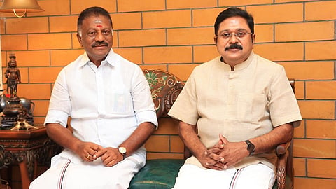 ‘வாழவைத்த கட்சிக்கு நன்றிக்கடன் செலுத்த வேண்டிய நேரம்’ - ஓபிஎஸ்ஸுக்கு தினகரன் அழைப்பு