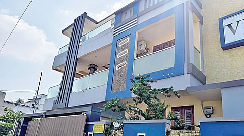 புழல் பகுதியில் முகமூடி கொள்ளை நடைபெற்ற வீடு.
