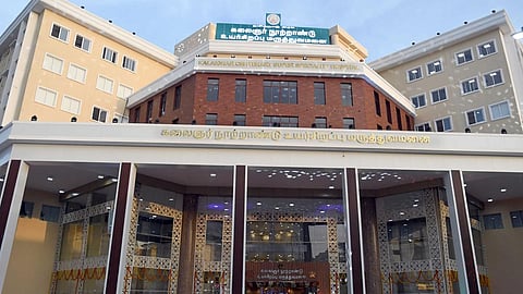 கலைஞர் நூற்றாண்டு உயர்சிறப்பு மருத்துவமனையில் அதிநவீன நரம்பியல் சிகிச்சை மூலம் மருத்துவ மாணவிக்கு மறுவாழ்வு