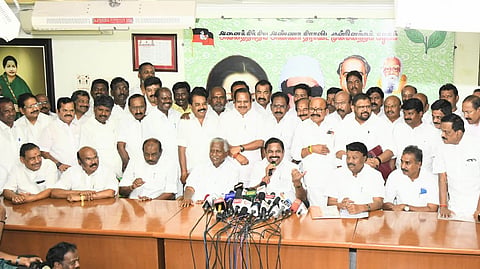 அதிமுக பொதுச் செயலாளர் எடப்பாடி பழனிசாமி